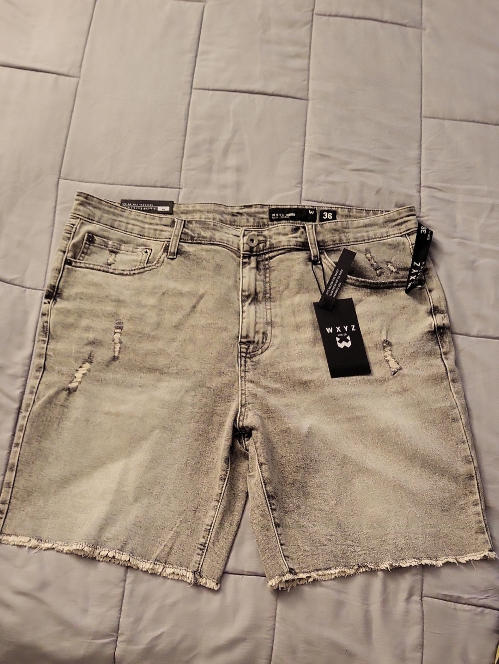 WXYZ Men's Light Gray Distressed Denim Shorts